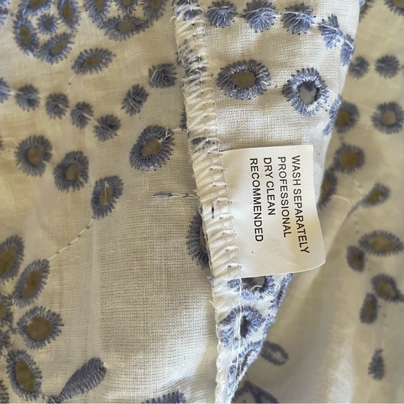 Gorgeous Springtime Eyelet Dress - Picture 6 of 6